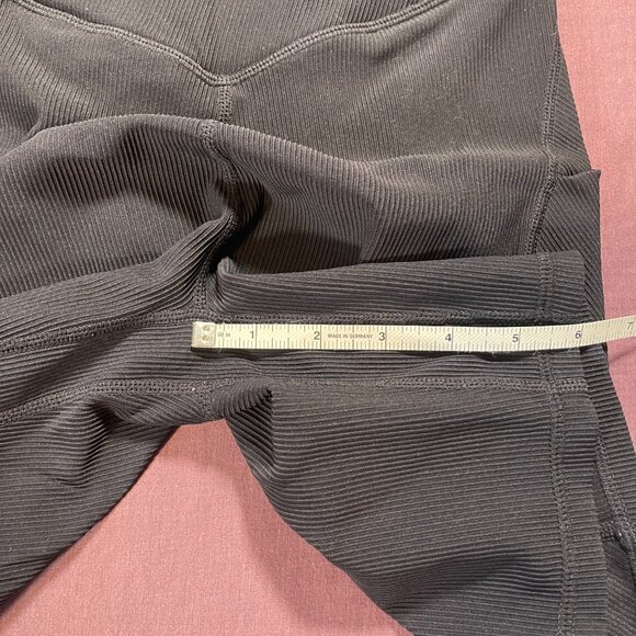 Ribbed Bike shorts in black with pockets - size small - Picture 4 of 5